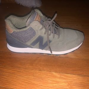 New Balance 696  Midcut Women’s Outdoor Classic Pine /Thunder Shoes